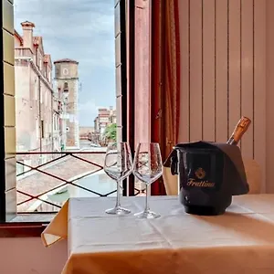Heart Of Biennale Apartment