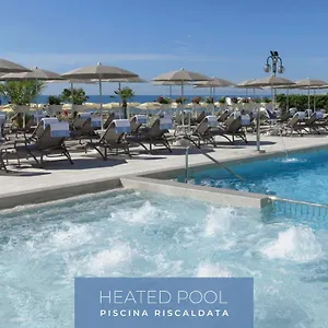 4* Hotel Cavalieri Palace &